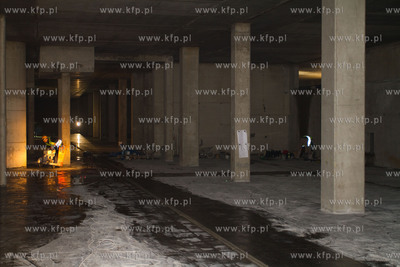 Budowa nowego terminala pasazerskiego T2 na lotnisku...