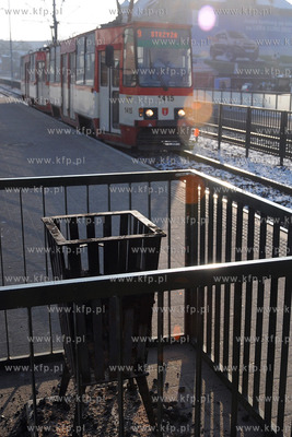 W dziesieciu punktach w Gdansku zostaly ustawione koksowniki,...