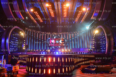 Gdynia - Skwer Kosciuszki. Dzien i noc trwaja prace...