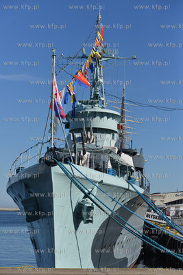 Gdynia. Gala banderowa na ORP Blyskawica z okazji 15...