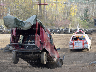 ZYWE TRUPY GRASOWAŁY W KOLIBKACH. Kolejna 14. juz...