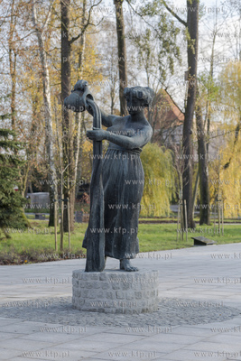 Starogard Gdański,Park Miejski.Nz. Pomnik Wierzyczanki05.11.2019Fot....