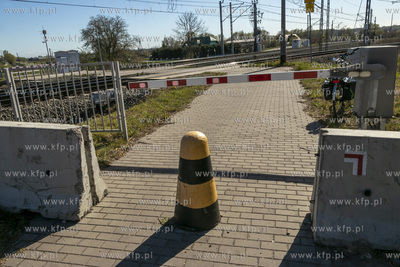Przejazd kolejowy przy ulicy Przybrzeżnej w Gdańsku....