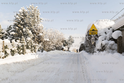 Zima w Dobrzewinie, wsi na Kaszubach w powiecie wejherowskim.10.02.2021...