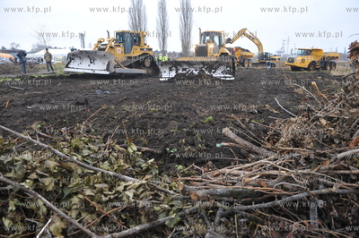 Rozpoczecie prac ziemnych pod budowe stadionu pilkarskiego...