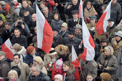 Parada Niepodleglosci w Gdansku. Tlum wiwatuje na czesc...