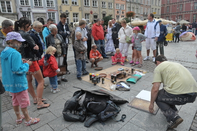 Handel na Dlugim Targu w Gdansku.
24.08.2011
Fot....