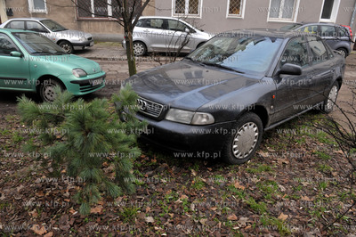 Samochody z rejestracjami spoza Gdanska zaparkowane...