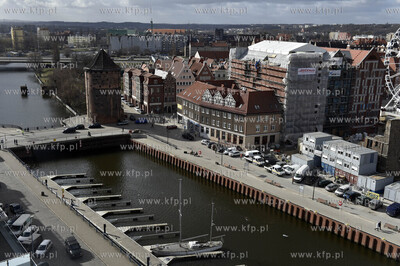 Gdańsk. Widom na Marinę Gdańsk oraz most Stągiewny...