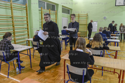 Gdańsk, Przymorze. Egzamin gimnazjalny w Gimnazjum...