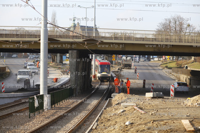 Gdańsk. Próbny przejaz tramwaju po zmodernizowanym...