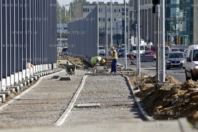 Gdansk. Budowa Trasy Slowackiego. Montaz ekranow dzwiekkochonnych...