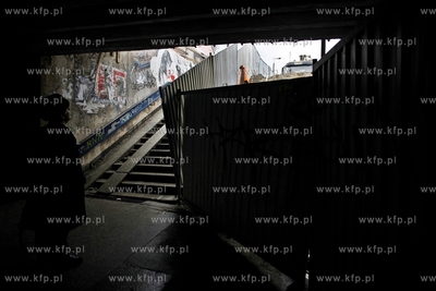 Remont peronu i przejscia podziemnego Szybkiej Kolei...