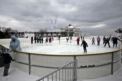 Sopot. Lodowisko na molo.
21.02.2013
fot. Krzysztof...
