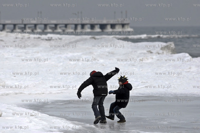 Niedziela na plazy w Gdyni Orlowie.
02.02.2014
fot....
