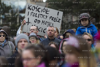 Gdańsk. Targ Węglowy. Wiec sprzeciwu wobec zaostrzania...