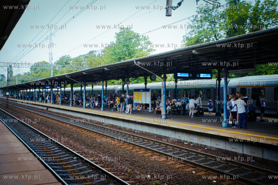 Sopot, dworzec PKP. Wakacyjne podróże pociągiem....