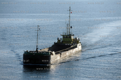 Port w Gdyni. Szalanda samobiezna SM-PRC-101 sluzaca...
