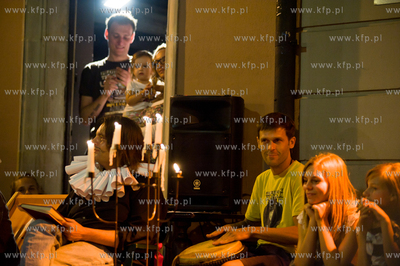 Gdansk. Ul Dluga. Teatr w Oknie. Festiwal Szekspirowski....