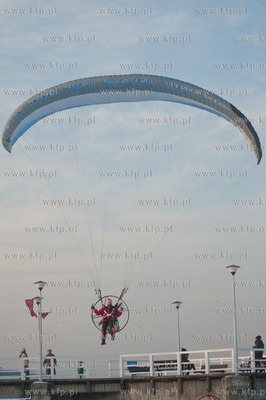 Gdansk. Plaza w Brzeznie. Akcja swiateczna pt. Mikolaje...