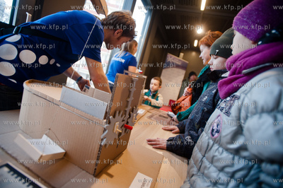 Gdynia. Infobox. Warsztaty plastyczne pt. Pocztowka...