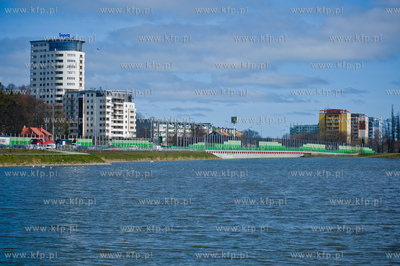 Gdansk. Widok na wiezowiec zwany Bretowska Brama, wybudowany...