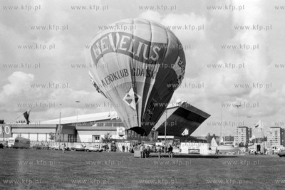 Balon na skrzyzowaniu al. Grunwaldzkiej i ul. Bazynskiego...