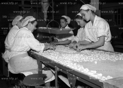 Linia produkcyjna wyrobów czekoladowych w ZPC Bałtyk...