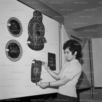 Wystawa rzemiosła artystycznego. 
02.1972
luty72_z.kosycarz_p51
Fot....