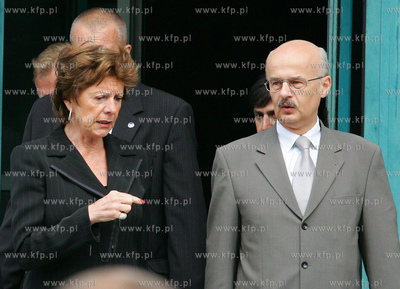 Do Szczecina przyjechala komisarz UE Neelie Kroes by...