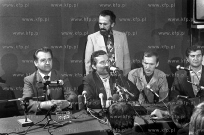 Pierwsza konferencja prasowa Solidarnosci w siedzibie...