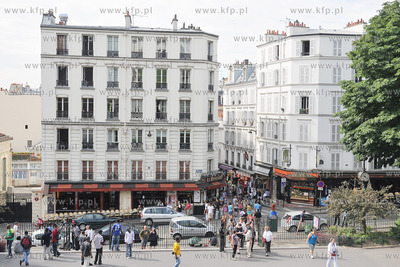 Montmartre - historyczna dzielnica Paryza polozona...
