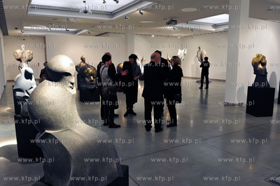 Panstwowa Galeria Sztuki - Sopot. Wystawa rzezby profesora...
