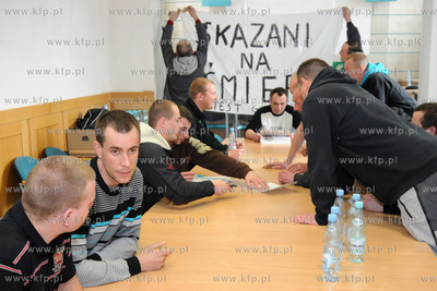 W gdynskim magistracie trwa protest glodowy 6. pracownikow...