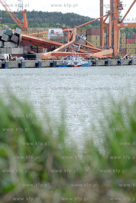 Przystan promowa Stena Line w Gdyni. Wychodzacy w podroz...