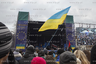 Lwow. Ukraina. Pokojowe demonstracje antyrzadowe na...