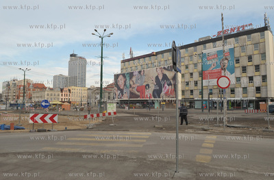 Katowice. Centrum miasta. Na zdjeciu  Dom Handlowy...