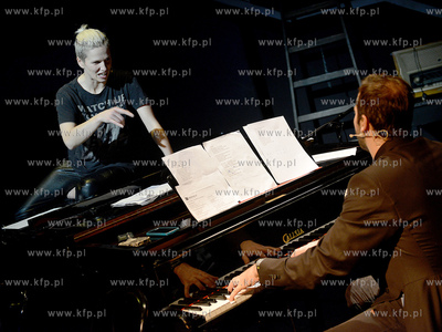 Proba przedtawienie This is not a love song, czyli...