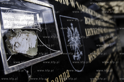 Koscierzyna - pamiatkowa tablica poswiecona ofiarom...