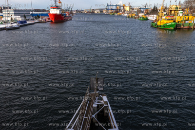 Baza Petrobalticu na Martwej Wiśle w Gdańsku, widok...