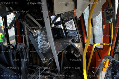 Ok. godz. 8:00, tramwaj nr 7, jadacy w kierunku Nowego...