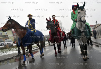 Orszak Trzech Kroli w Zukowie na Kaszubach. 6.01.2013...