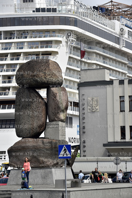 Zawinięcie statku wycieczkowego "Norwegian Getaway"...