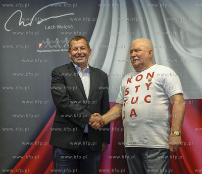Zdjęcie Jarosława Szostakowskiego, kandydata w wyborach...