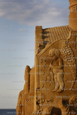 Gdansk Jelitkowo. Plaza. Wystawa monumentalnych rzezb...