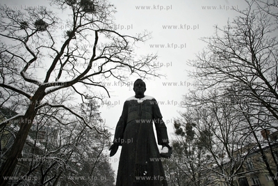 Pomnik pralata Henryka Jankowskiego w Gdansku. 11.01.2013...