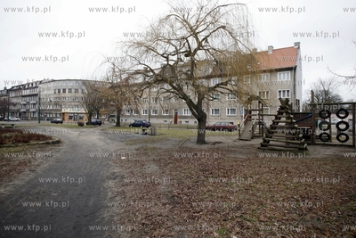 Plac ks. Gustkowicza w Gdansku NowymPorcie.
04.02.2013
fot....