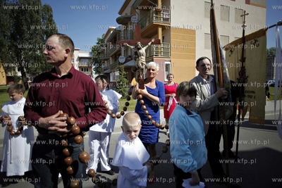 Procesja Bozego Ciala w gdanskiej dzielnicy Letnica.
30.05.2013
fot....