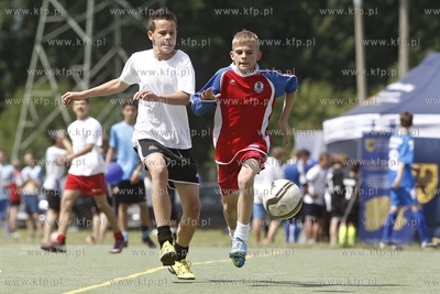 Gdansk Zaspa. Pilkarski turniej dzikich druzyn Do przerwy...