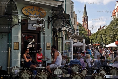 Sopot. Ul. Bohaterow Monte Cassino. Nz pub Blekitny...